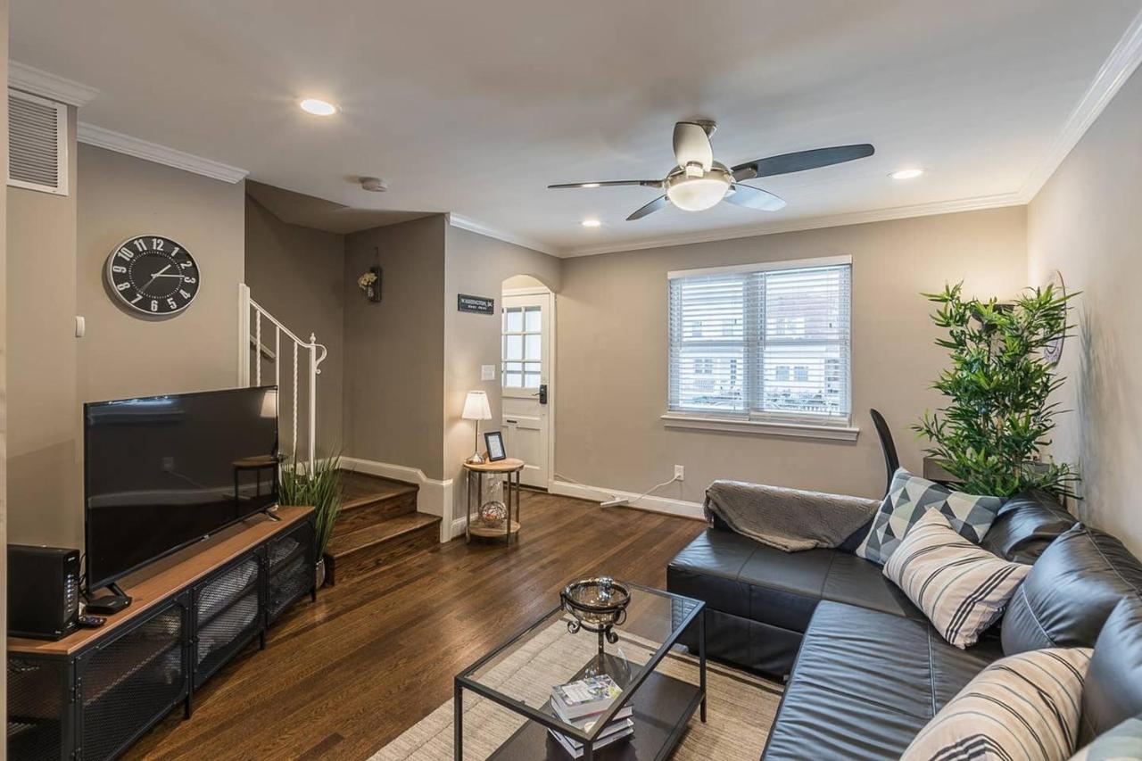 Beautiful 3Br 2Ba House With Cozy Backyard By Cozysuites Alexandria Exterior foto