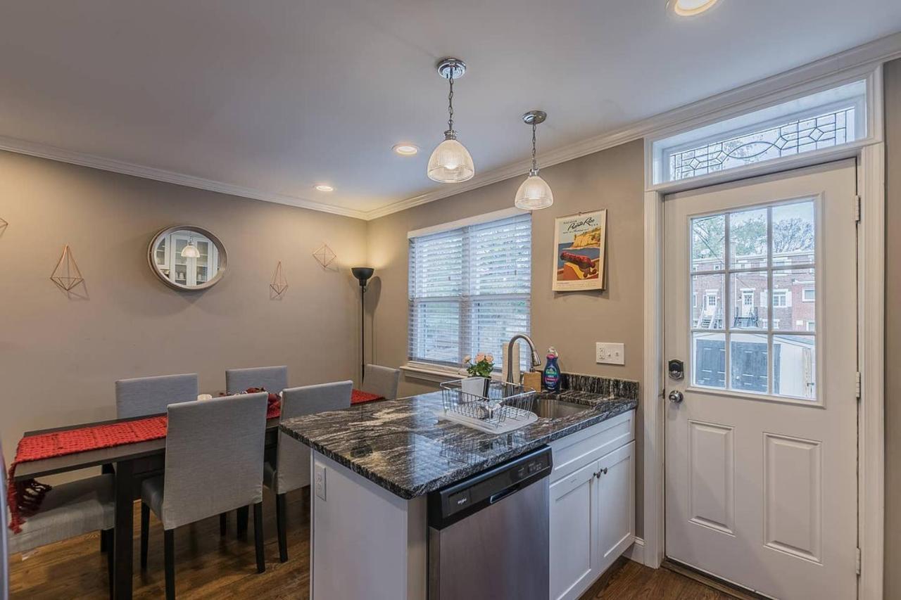 Beautiful 3Br 2Ba House With Cozy Backyard By Cozysuites Alexandria Exterior foto